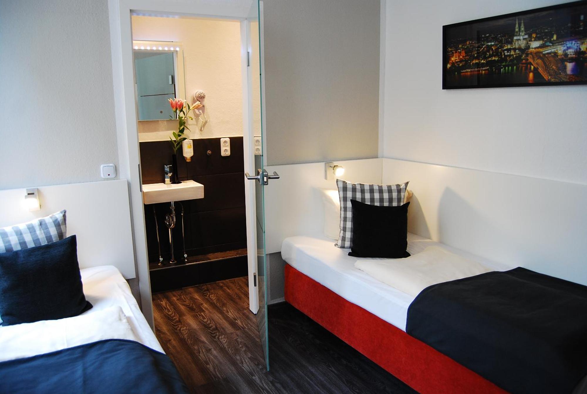 Hotel Alt Deutz City-Messe-Arena Kontaktloser Self Check-In Colonia Exterior foto