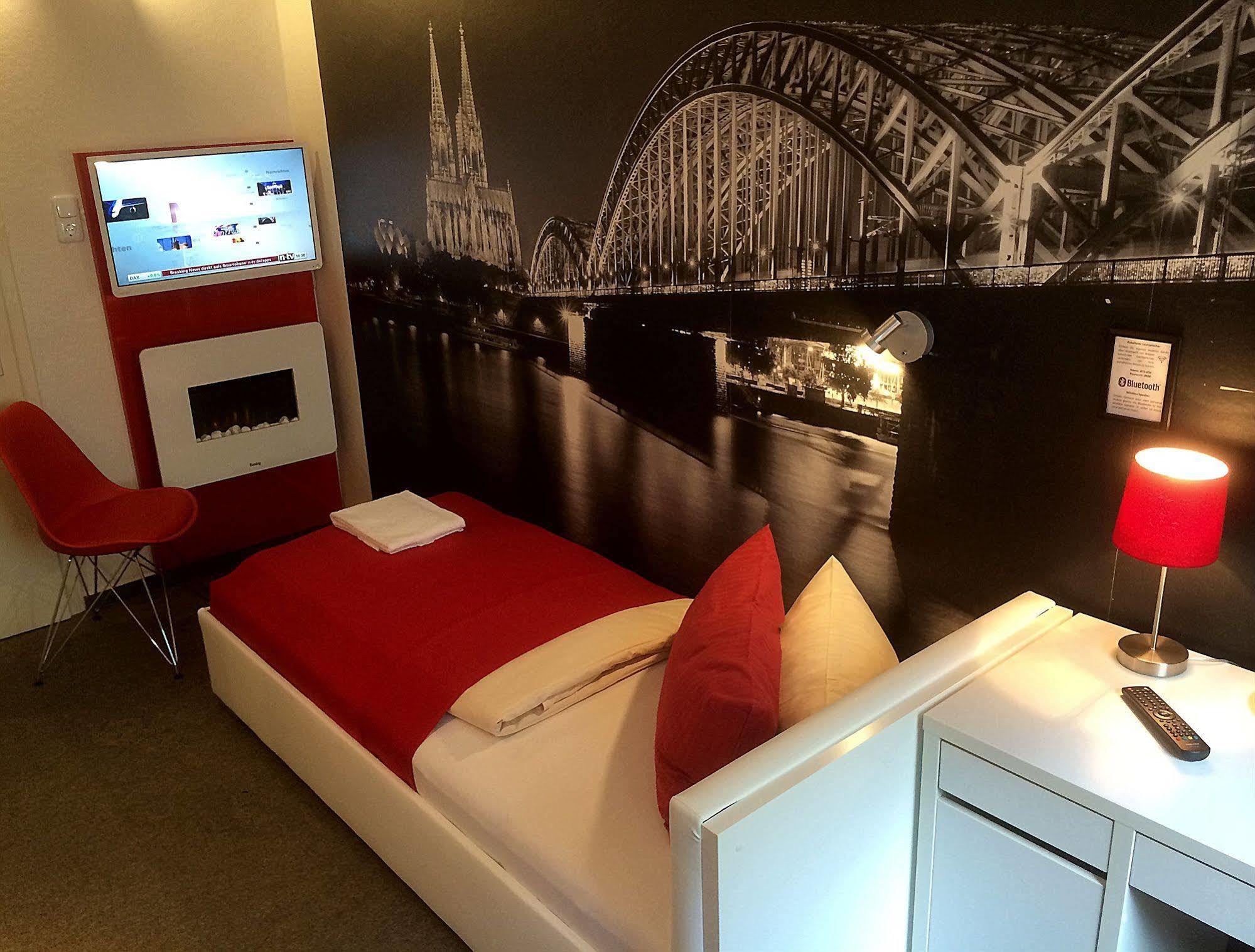 Hotel Alt Deutz City-Messe-Arena Kontaktloser Self Check-In Colonia Exterior foto