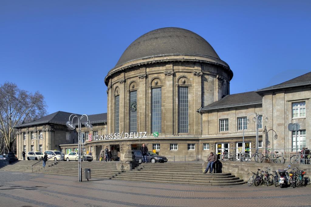 Hotel Alt Deutz City-Messe-Arena Kontaktloser Self Check-In Colonia Exterior foto